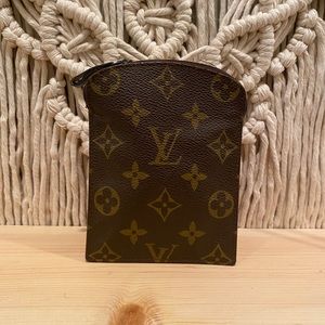 Pouch and hat trade!